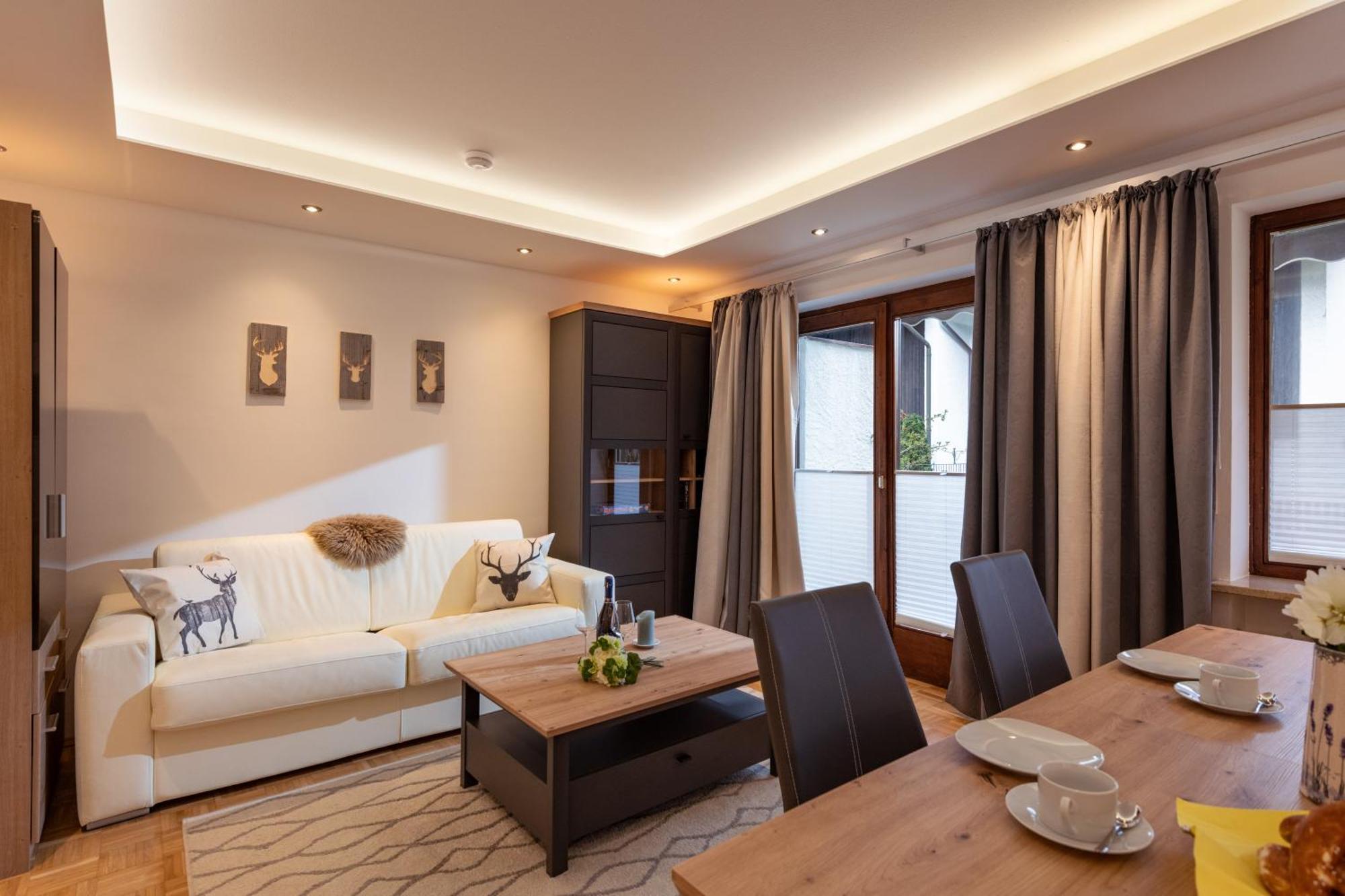 Ferienhaus Wildbarren - Alpenmagie Suites 오베라우도프 외부 사진